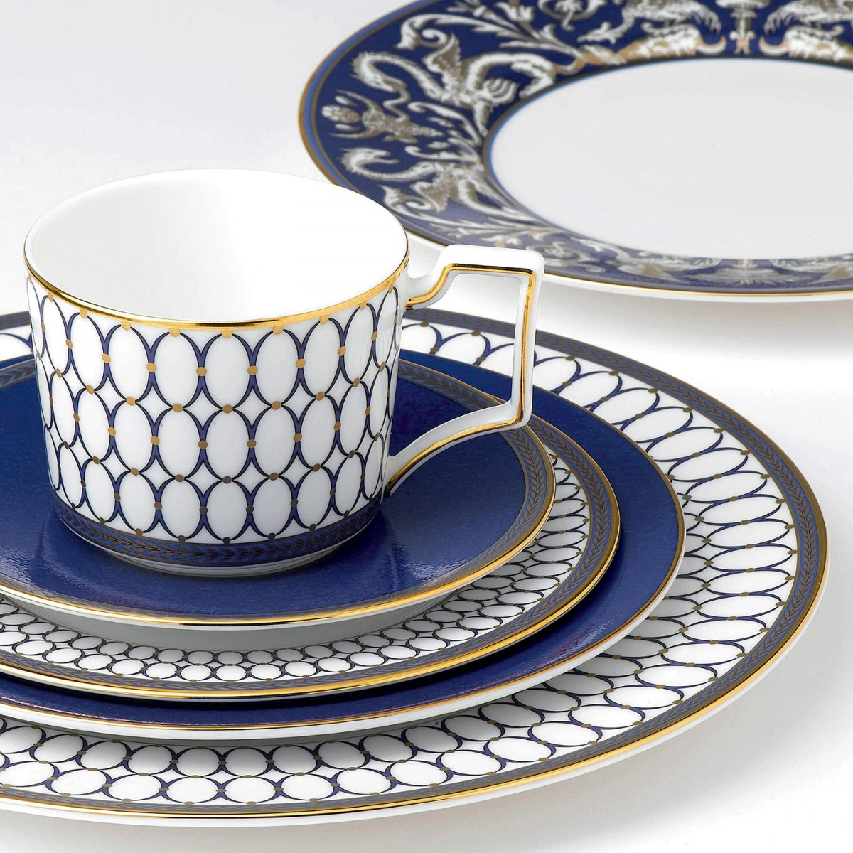Wedgwood Renaissance Gold πιάτο με μπλε χείλος 2 Wedgwood Renaissance Gold πιάτο με μπλε χείλος - Image 2