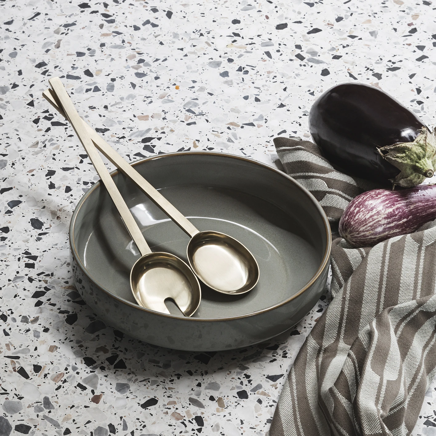 Ferm LIVING Fein μαχαιροπίρουνα σαλάτας 2 τεμάχια 2 Ferm LIVING Fein μαχαιροπίρουνα σαλάτας 2 τεμάχια - Image 2