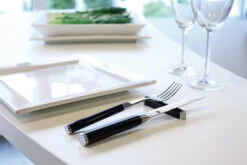 Kai Shun Classic σετ μαχαίρι και πιρούνι -Κατάστημα Marimekko 502400 01 6 EnvironmentImage 62515b2531