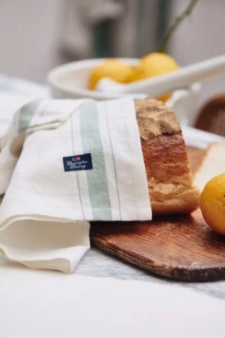 Lexington Side πετσέτα ριγέ από οργανικό βαμβάκι 50x50 Cm -Κατάστημα Marimekko 508249 01 4 EnvironmentImage 52929c1416